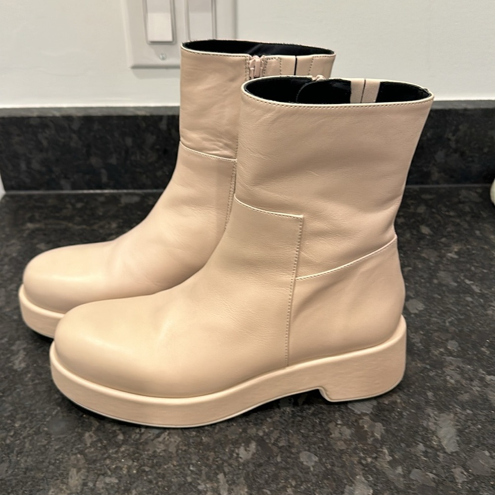 Paloma Barcelo Boots